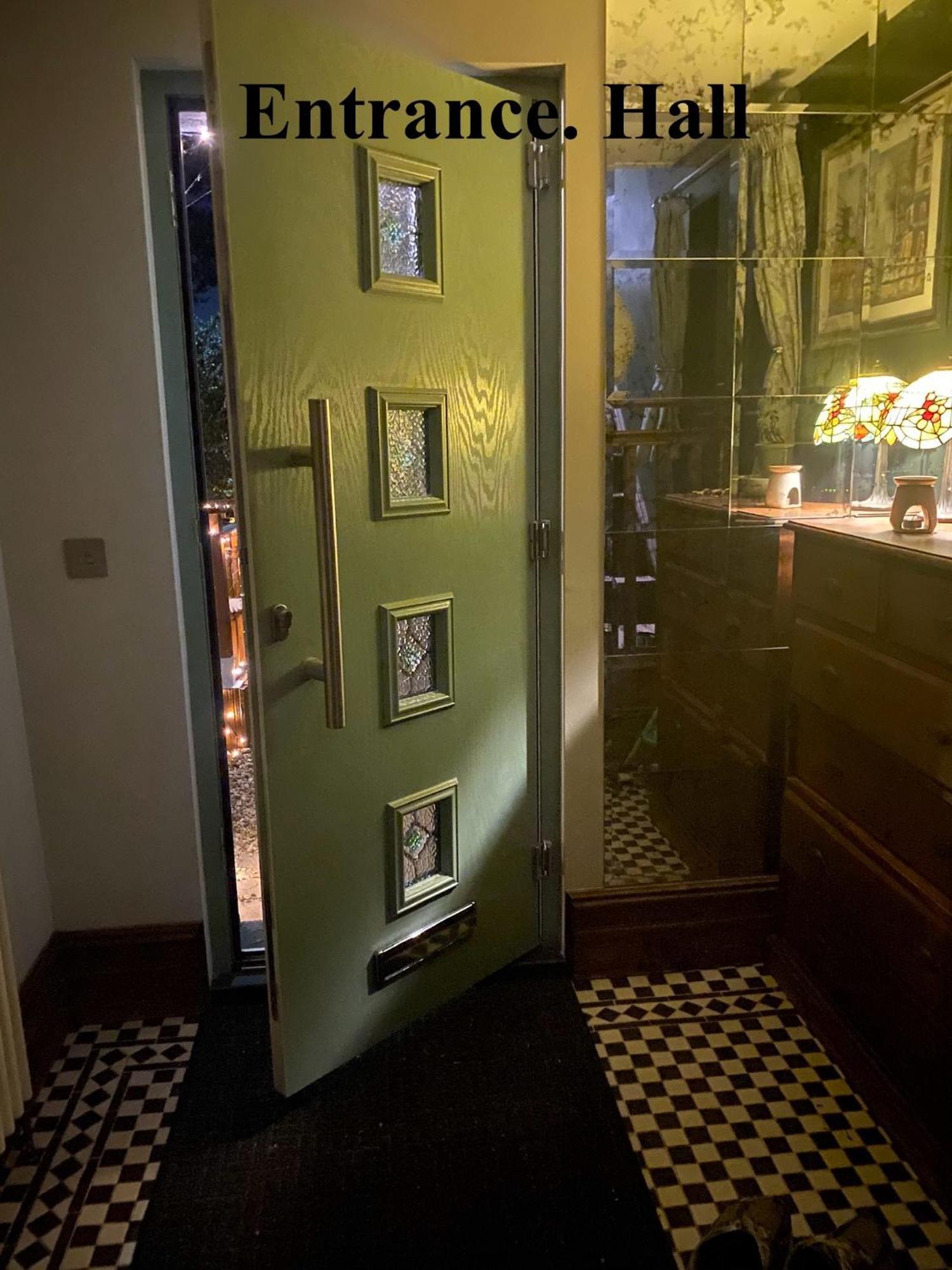 Private Access Small Room In Leicester Free Parking Drinks Exterior photo